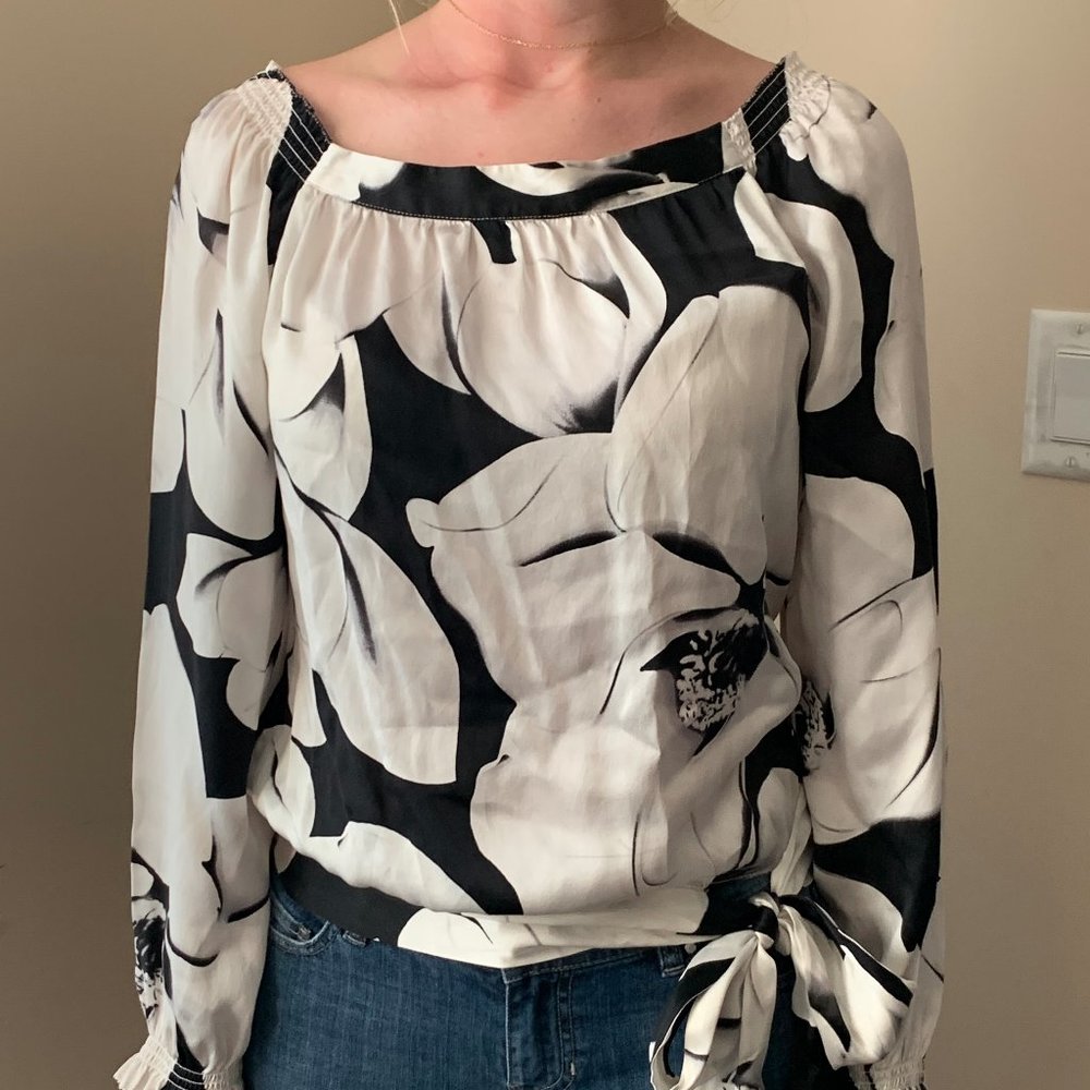 White House Black Market silk blouse sz XS